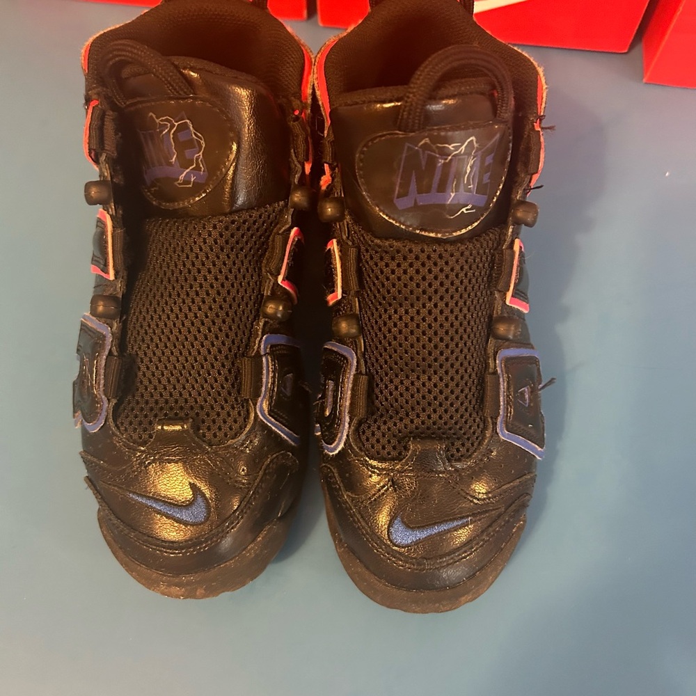 Nike boys size 4.5